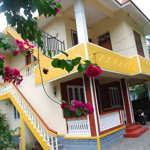  Hotel Bougainvilla Homestay India